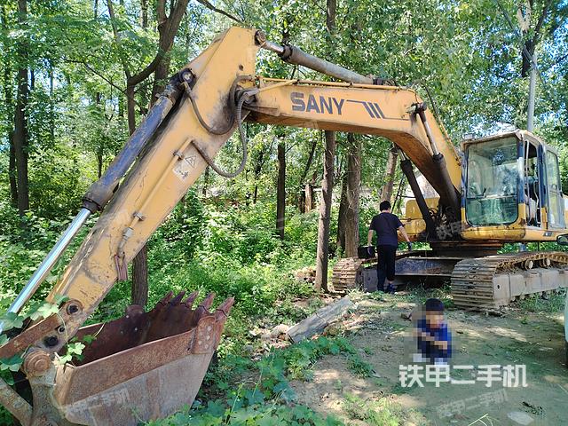 三一重工SY215C挖掘機(jī)