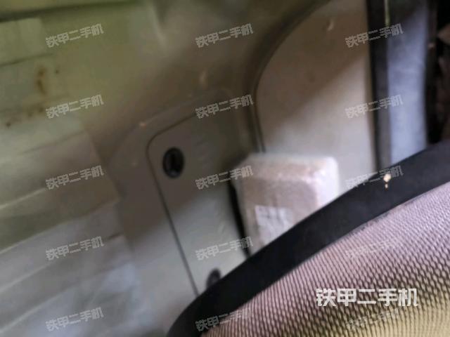 后窗玻璃角標(biāo)（駕駛室部分）