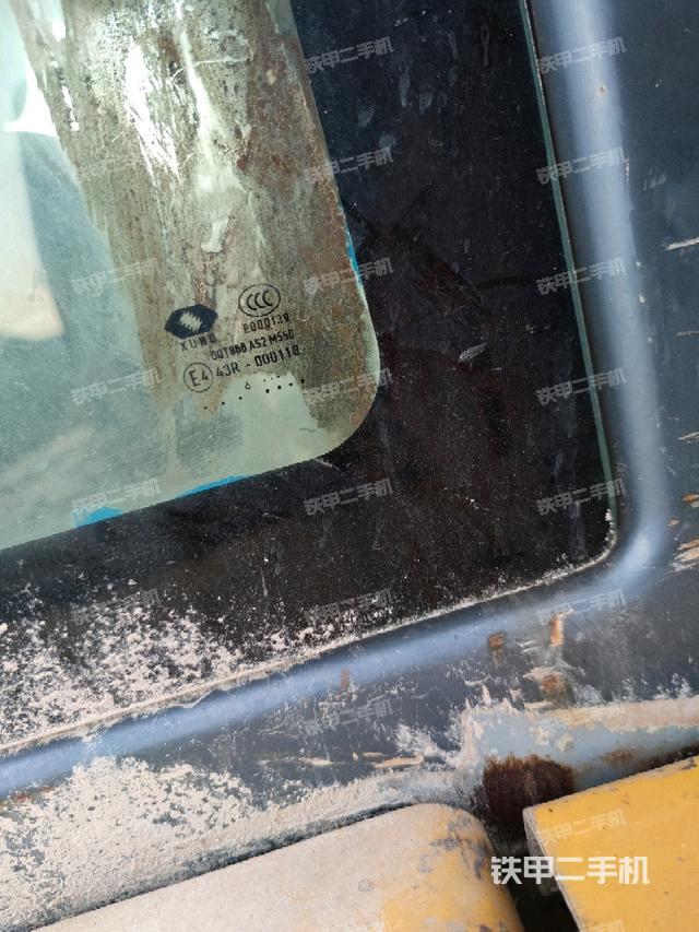 左后方玻璃角标（驾驶室部分）