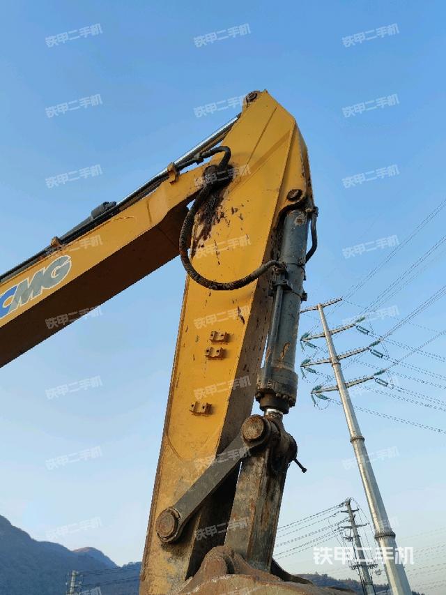 小臂整体右前（工作和回转装置）