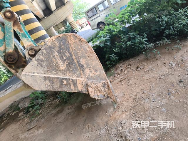 鏟斗右后整體（工作和回轉(zhuǎn)裝置）