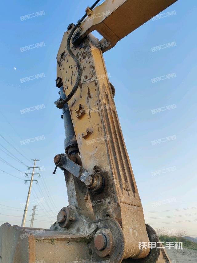 小臂整体左后（工作和回转装置）