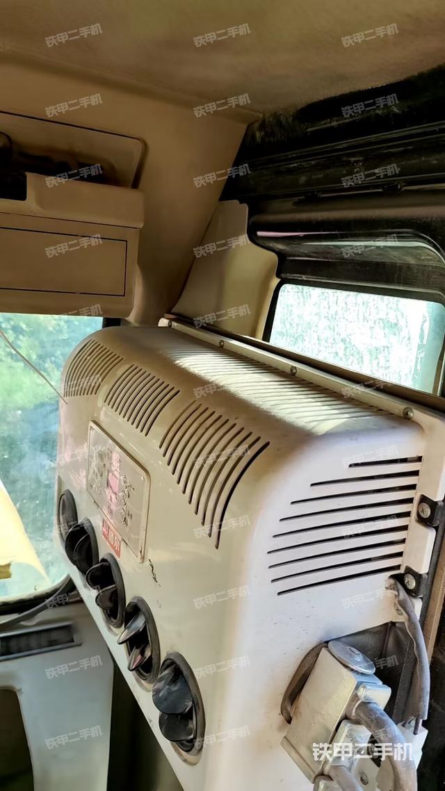 駕駛室左前45度（駕駛室部分）