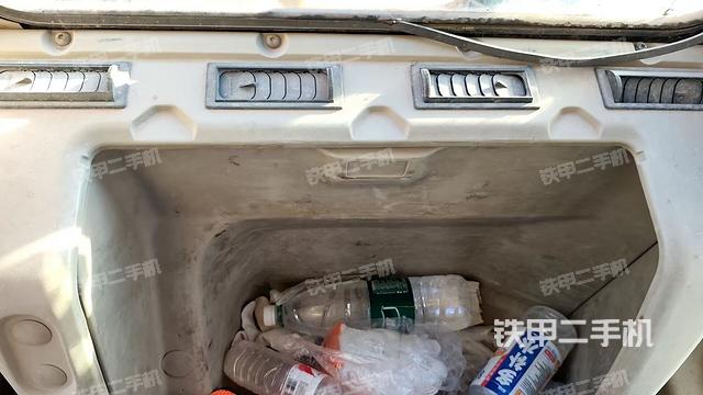 座椅左側(cè)控制臺/音響/含左手柄（駕駛室部分）