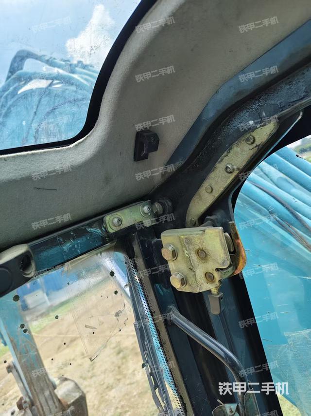 ?駕駛室正側(cè)（駕駛室部分）