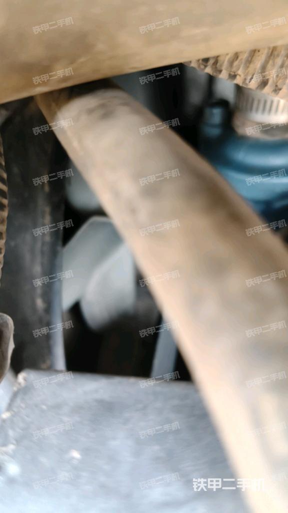 回轉馬達和主控閥（整機外觀）