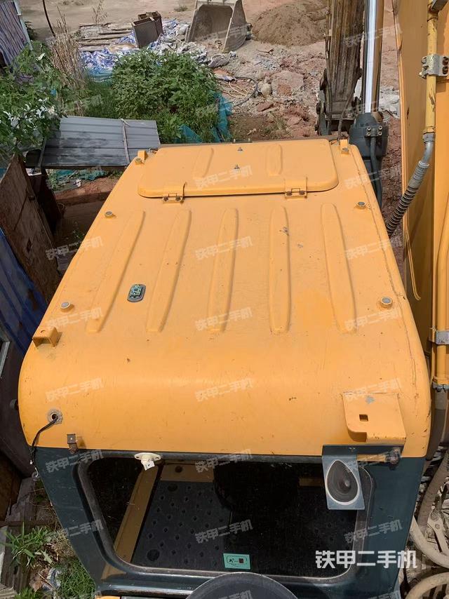 驾驶室顶部（整机外观）