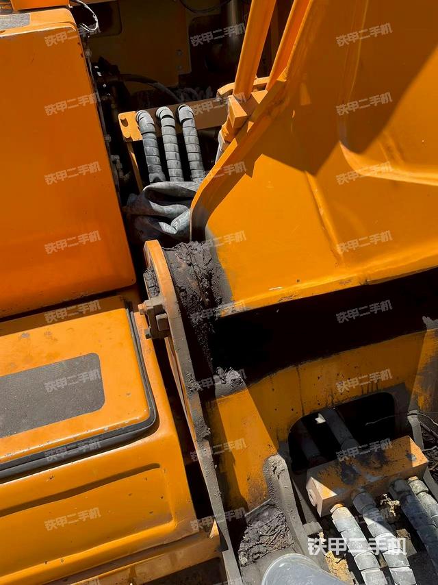 大臂根部 斜视（工作和回转装置）