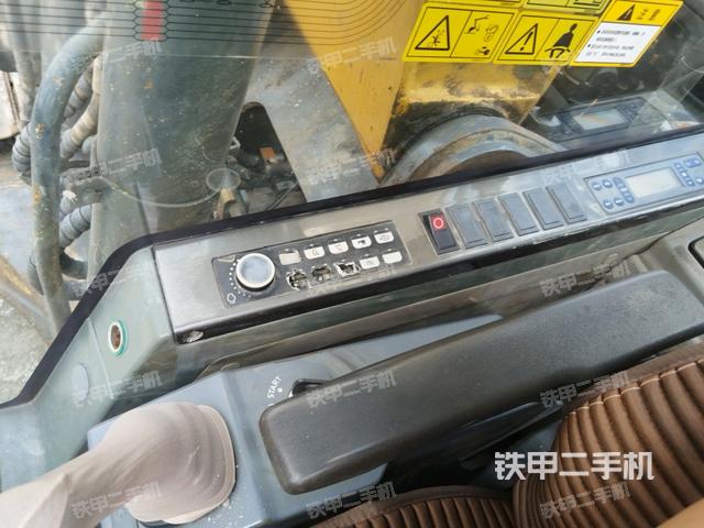 座椅右側(cè)控制臺/鑰匙門/油門/含右手柄（駕駛室部分）