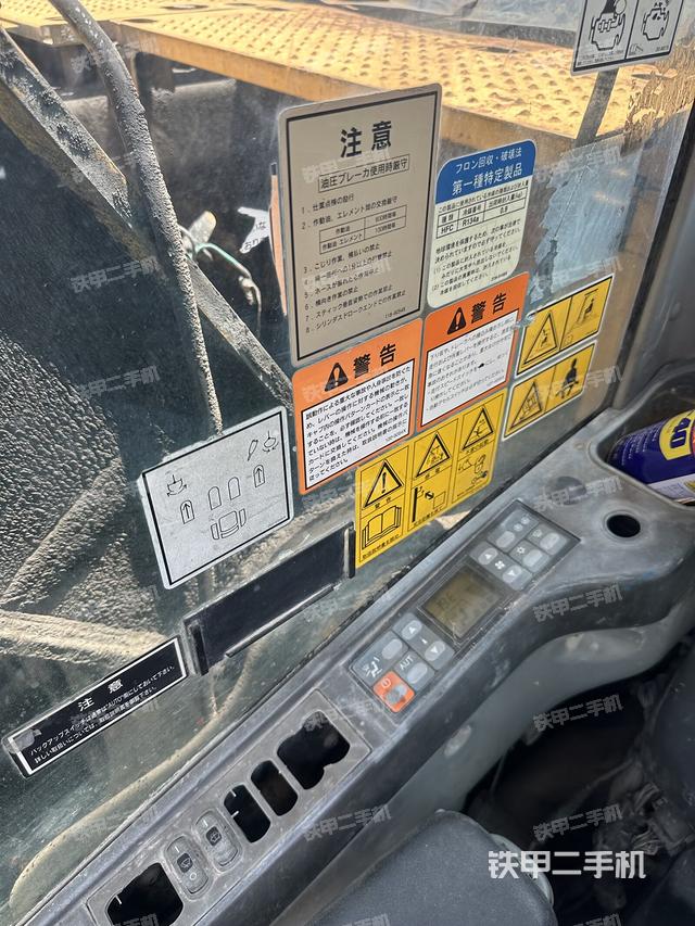 座椅右側(cè)控制臺/鑰匙門/油門/含右手柄（駕駛室部分）