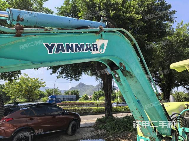 轉(zhuǎn)盤和下車架正前（工作和回轉(zhuǎn)裝置）