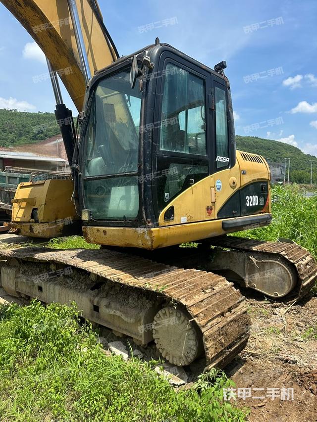 大臂油缸整體?豎拍（工作和回轉(zhuǎn)裝置）