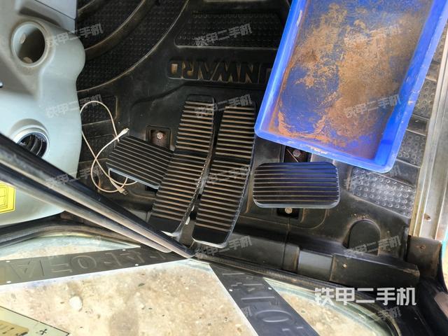 右側(cè)玻璃角標(biāo)（駕駛室部分）