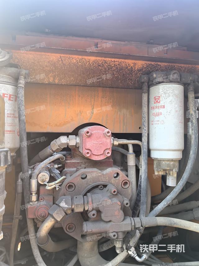 液压泵斜45 左（大件舱室）