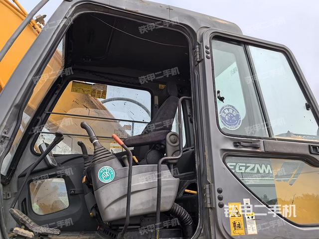 驾驶室整体（整机外观）