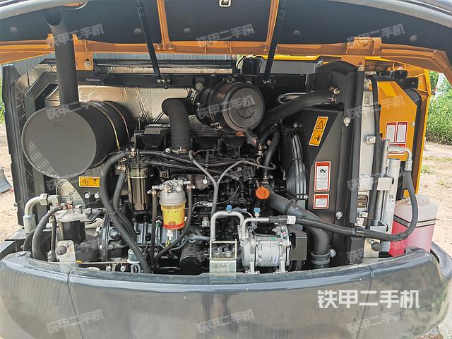 發(fā)動(dòng)機(jī)整體俯視(整機(jī)外觀) 發(fā)動(dòng)機(jī)整體俯視(整機(jī)外觀)