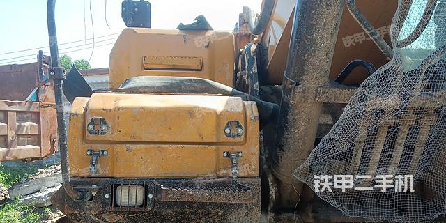 駕駛室頂部(整機外觀) 駕駛室頂部(整機外觀)