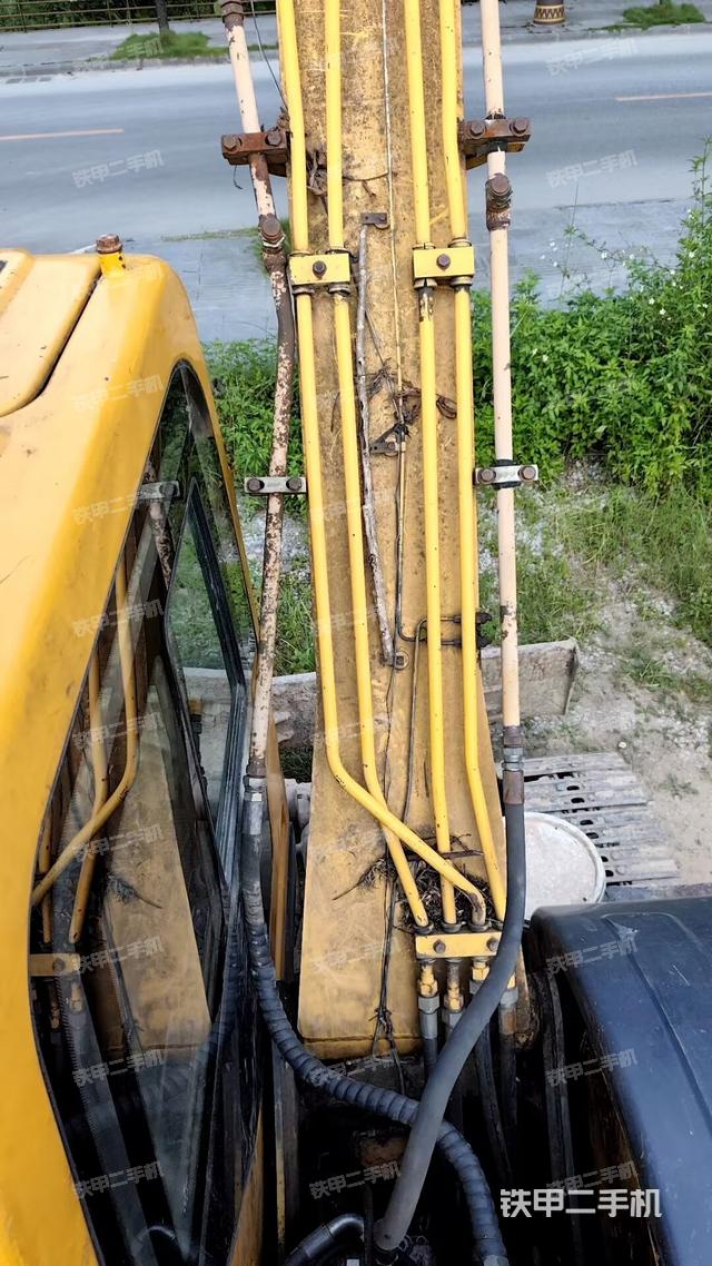 鏟斗右后整體（工作和回轉(zhuǎn)裝置）