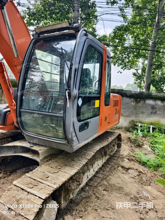 駕駛室整體（整機外觀）