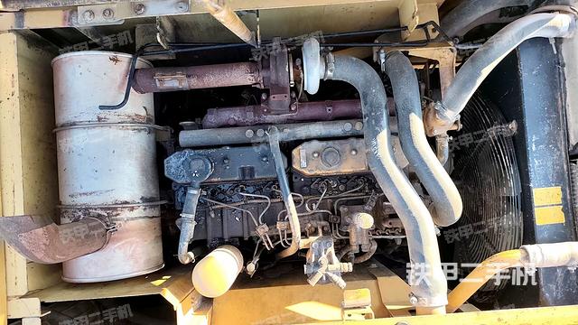 氣門室蓋螺絲特寫（上車部件）