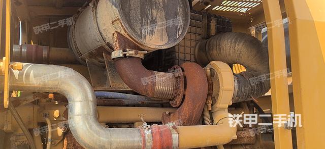 發(fā)動機左側(cè)(整機外觀及大件) 發(fā)動機左側(cè)(整機外觀及大件)