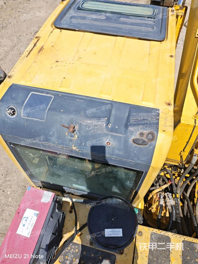 驾驶室顶部（整机外观）