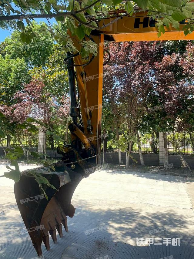 大臂整体 右侧（工作和回转装置）