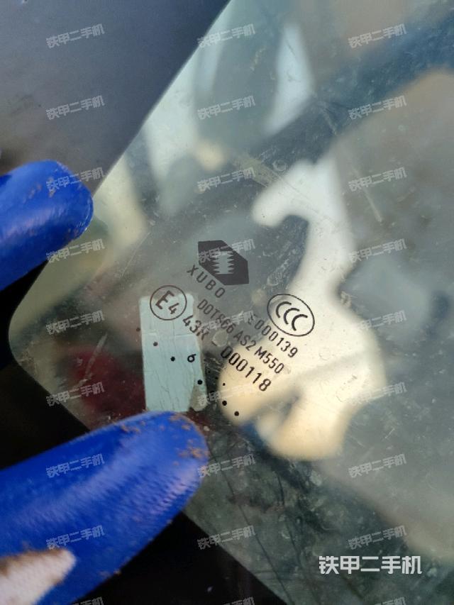 后窗玻璃角标（驾驶室部分）