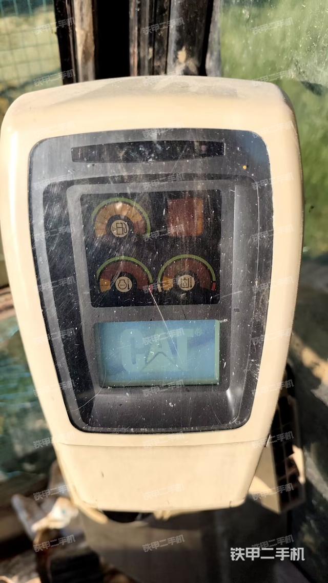 后窗玻璃角標（駕駛室部分）