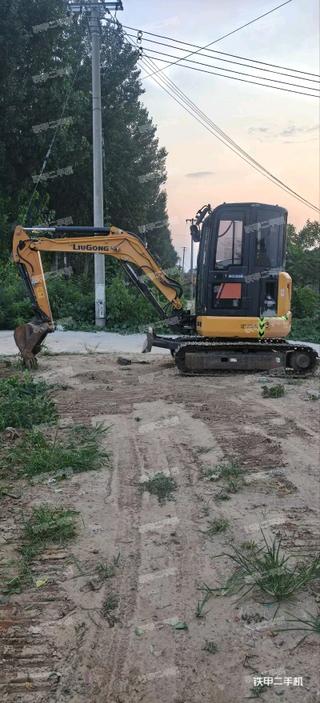 柳工CLG9035E挖掘机实拍图片