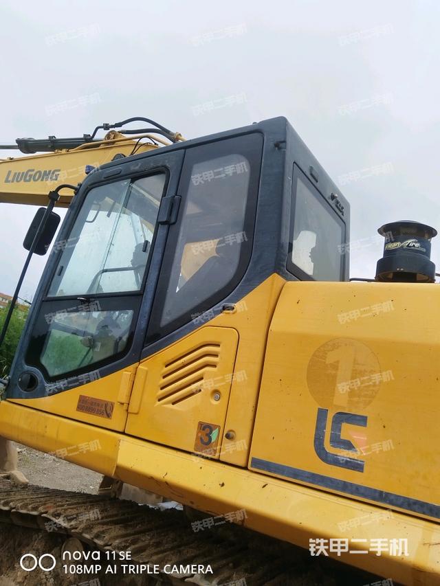 駕駛室左后45度（駕駛室部分）