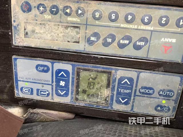 驾驶室顶部（整机外观）