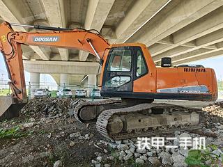 斗山DH220LC-7挖掘机实拍图片