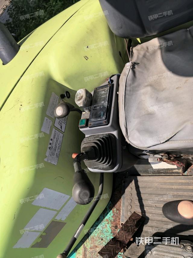 后窗玻璃角標(biāo)（駕駛室部分）