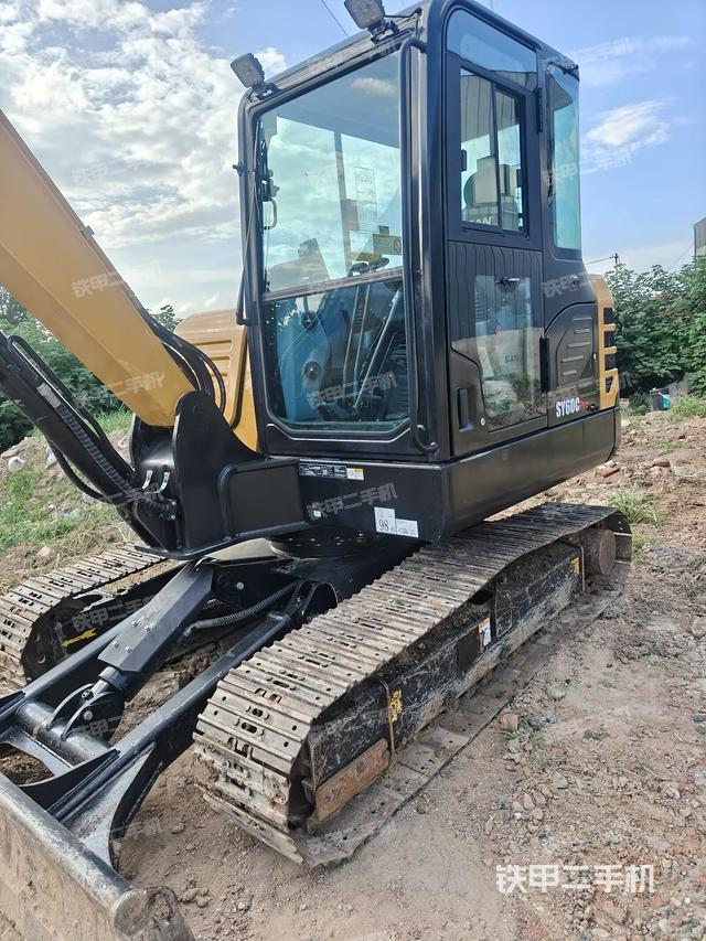 駕駛室整體（整機(jī)外觀）