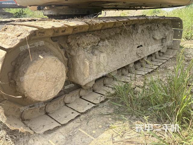 左导向轮(行走机构) 左导向轮(行走机构)