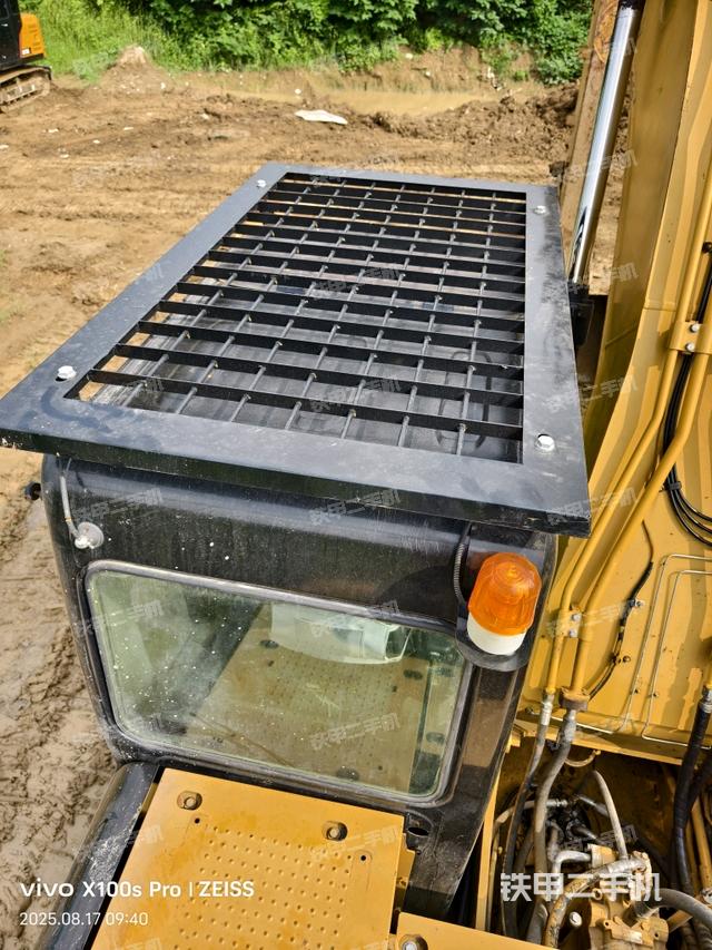 驾驶室顶部（整机外观）