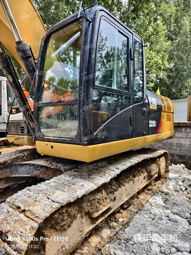 駕駛室整體（整機外觀）