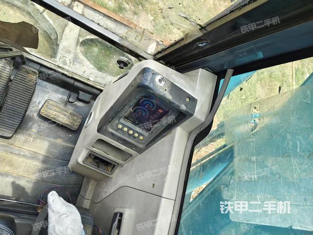 座椅左側(cè)控制臺(tái)/音響/含左手柄（駕駛室部分）