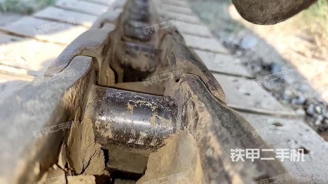 左側(cè)履帶整體?（行走機(jī)構(gòu)）