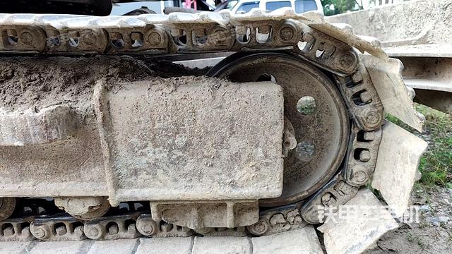 右側(cè)履帶整體?（行走機(jī)構(gòu)）