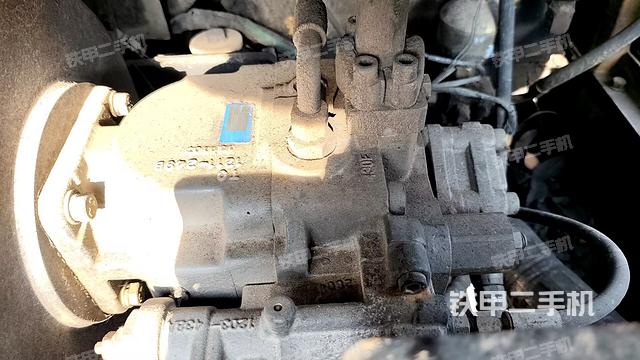 發(fā)動(dòng)機(jī)室（上車部件）