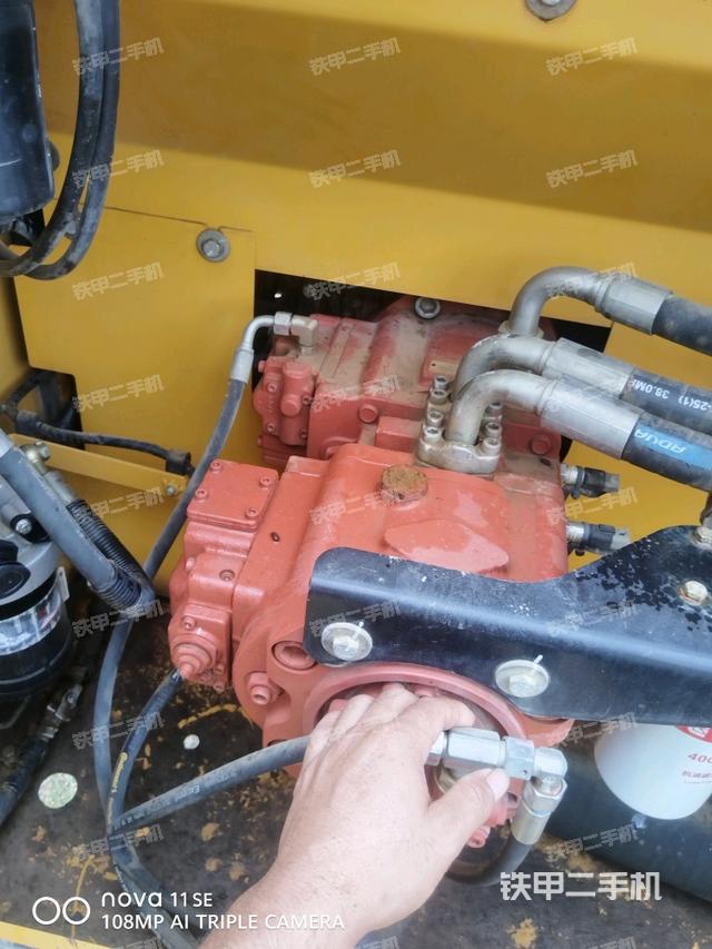 液壓泵斜45?右（大件艙室）