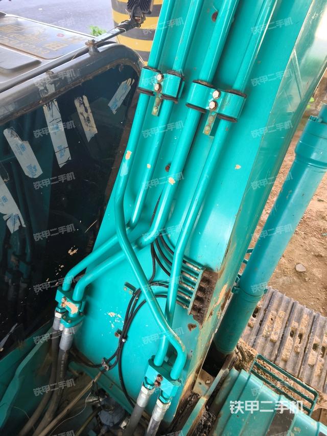 大臂油缸整體?豎拍（工作和回轉(zhuǎn)裝置）