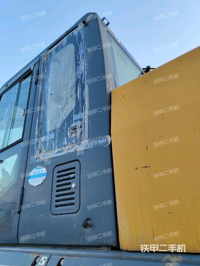 驾驶室左前45度（驾驶室部分）