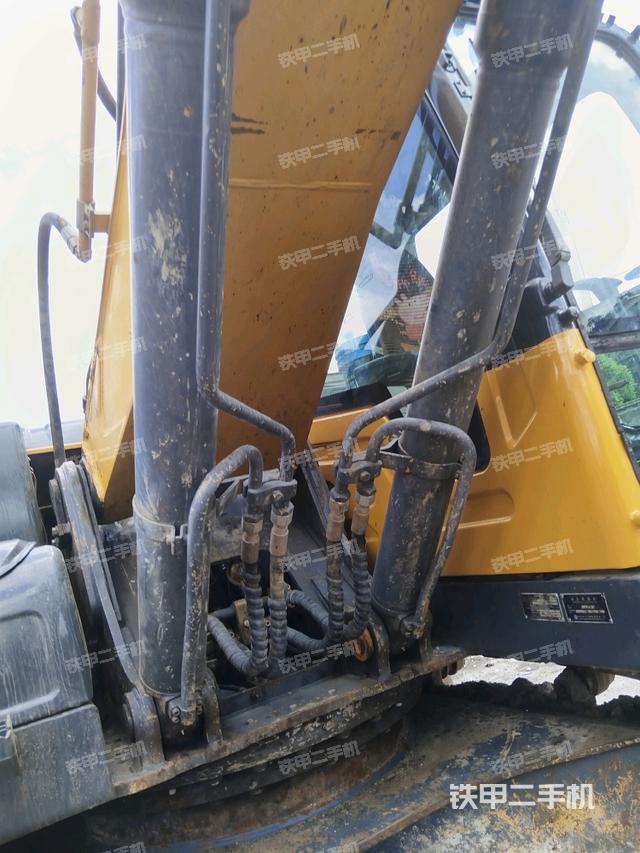 大臂油缸整體?豎拍（工作和回轉(zhuǎn)裝置）