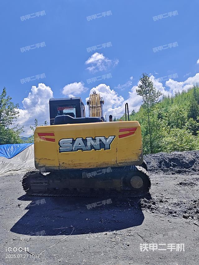 駕駛室頂部(整機外觀) 駕駛室頂部(整機外觀)