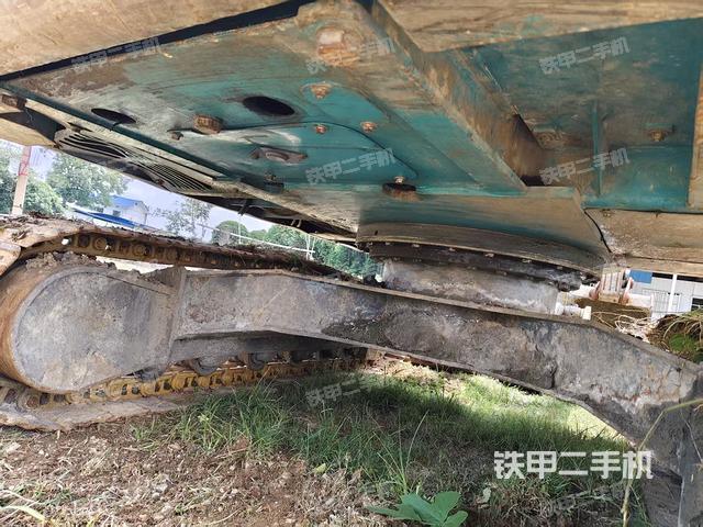 大臂根部?斜（工作和回轉(zhuǎn)裝置）