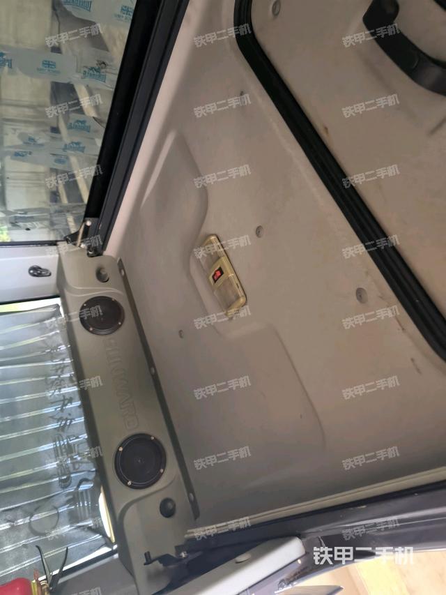 駕駛室左前45度（駕駛室部分）