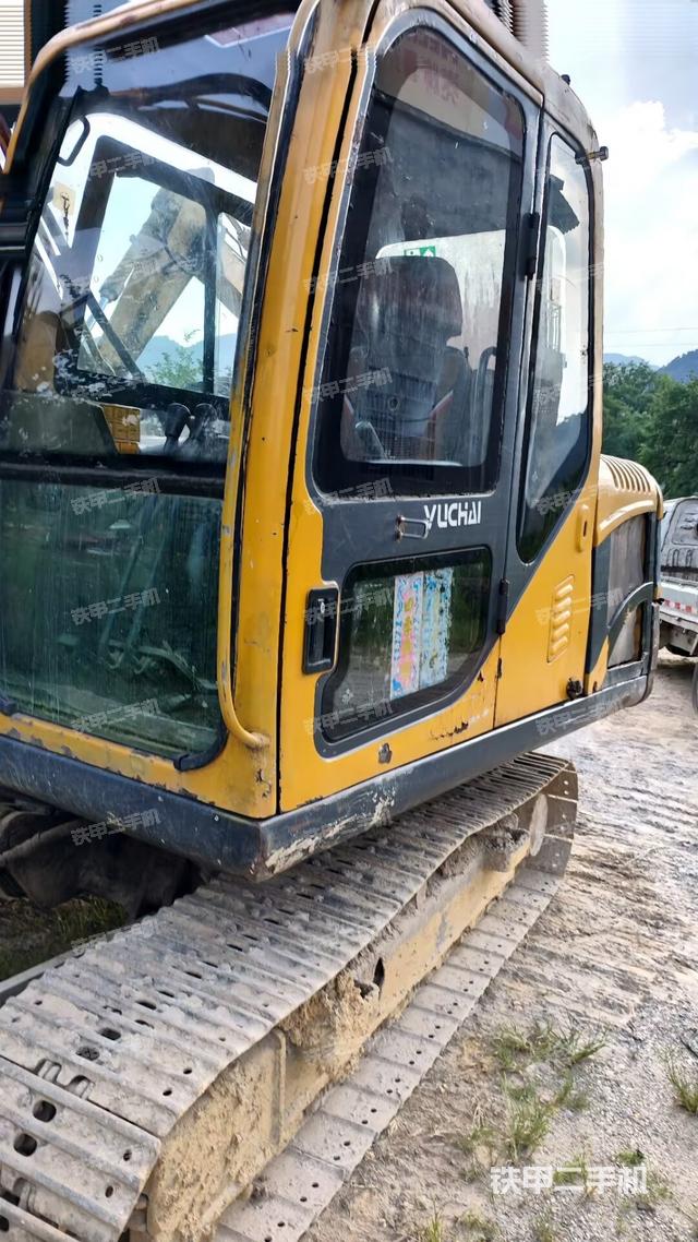 ?駕駛室正側(cè)（駕駛室部分）